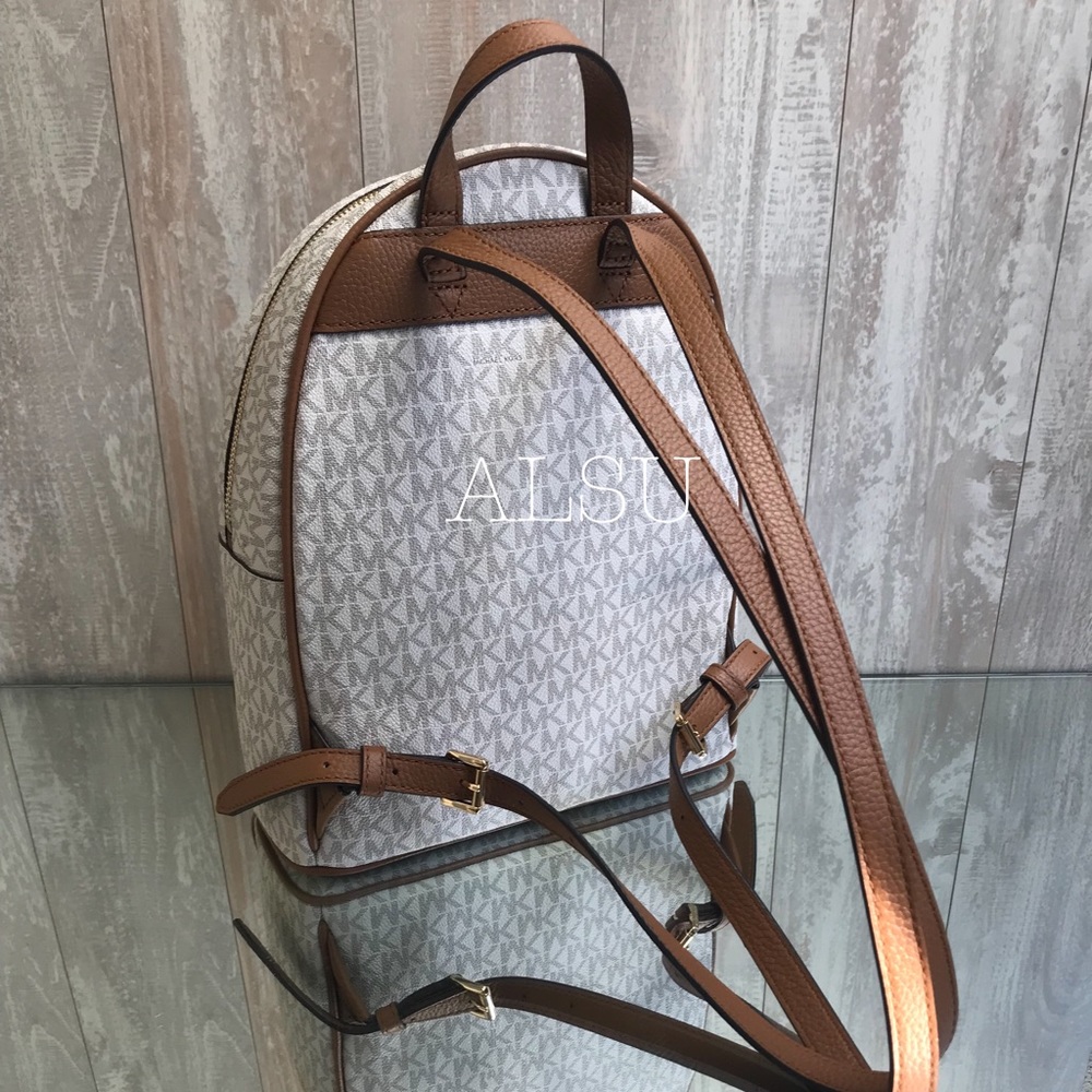 Michael Kors Abbey Medium Frame Backpack Vanilla W - Picture 3 of 8